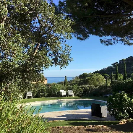 Les Cicerelles Provencal See View Garden & Swimming Pool וילה